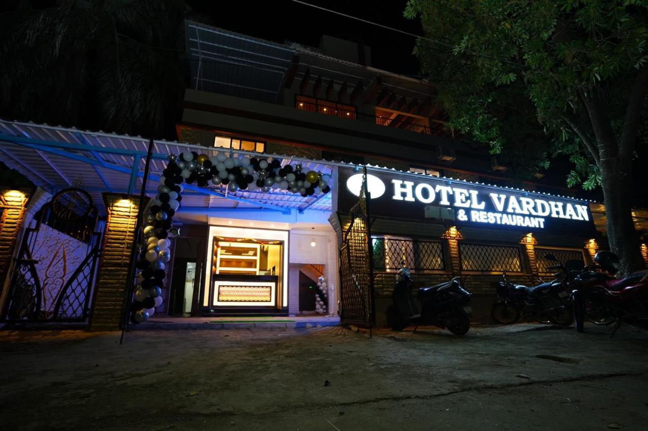 Hotel Vardhan Silvassa Exterior foto
